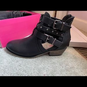 Nwb just fab Moto boot sandal 6